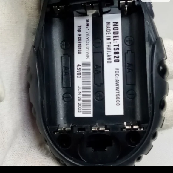 Motorola T5820 Two-Way Radios in Black and Gray - Picture 13 of 15